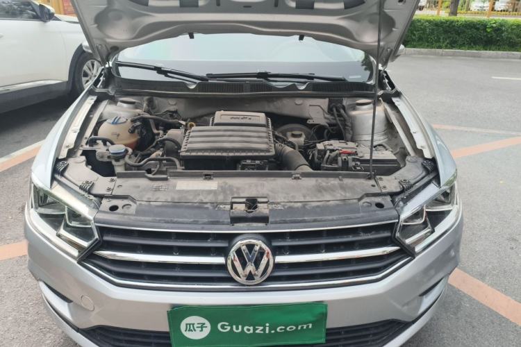 Used Volkswagen Bora 2017 1.6L Manual Fashion Model Engine Bay