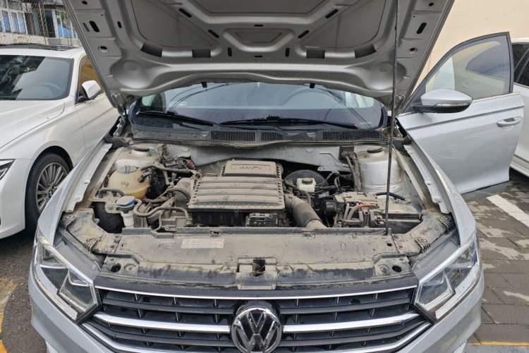 Used Volkswagen Bora 2017 1.6L Manual Comfort Model Engine Bay