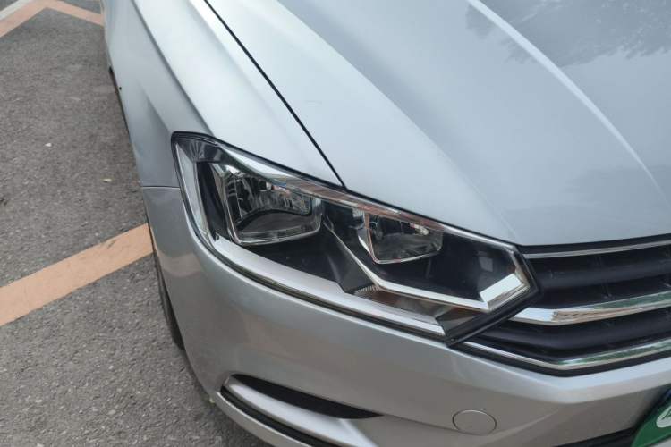 Used Volkswagen Bora 2017 1.6L Manual Fashion Model Exterior 6