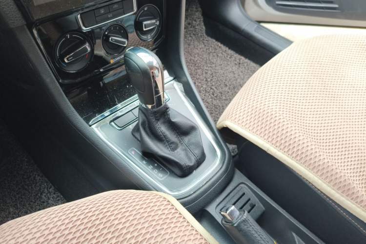 Used Volkswagen Bora 2017 1.6L Automatic Comfort Model Gear Lever