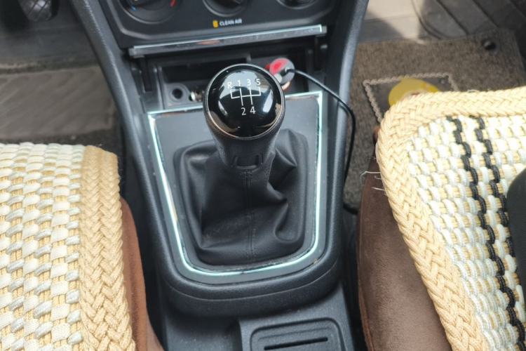 Used Volkswagen Bora 2017 1.6L Manual Fashion Model Gear Lever