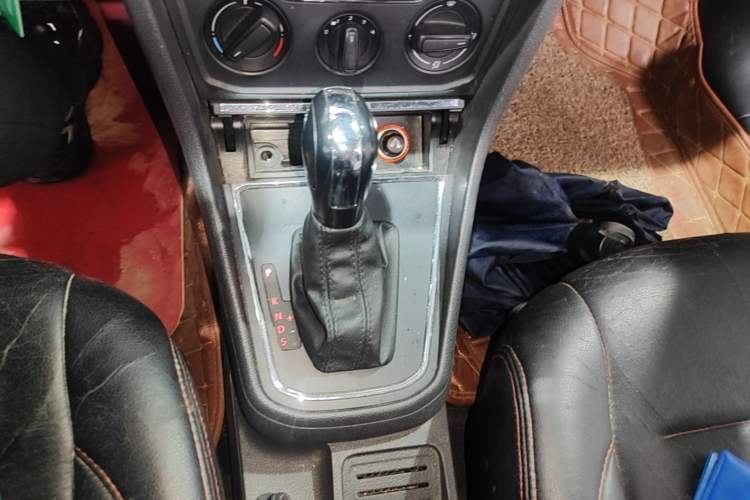 Used Volkswagen Bora 2017 1.6L Automatic Fashion Model Gear Lever