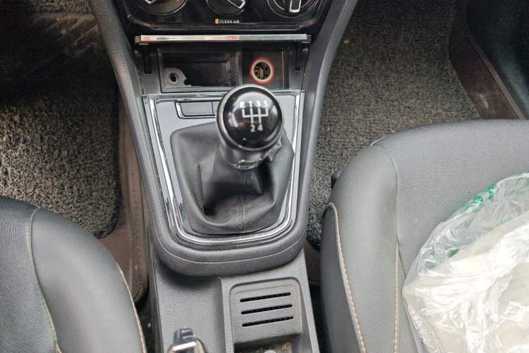 Used Volkswagen Bora 2017 1.6L Manual Comfort Model Gear Lever