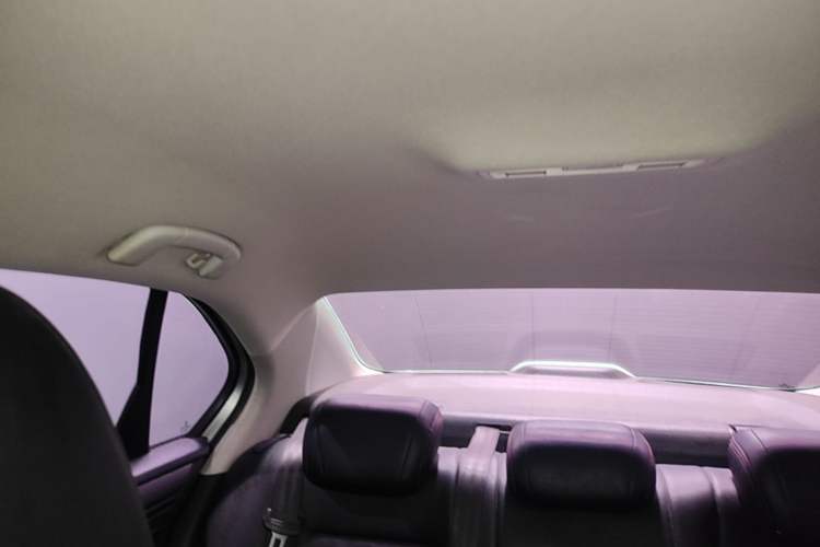 Used Volkswagen Bora 2017 1.6L Automatic Fashion Model Headliner