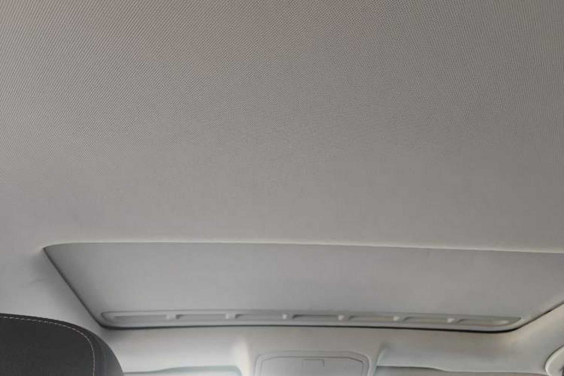 Used Volkswagen Bora 2017 1.6L Manual Comfort Model Headliner
