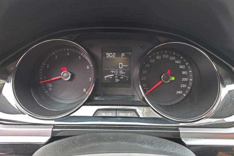 Used Volkswagen Bora 2017 1.6L Automatic Comfort Model Instrument Cluster