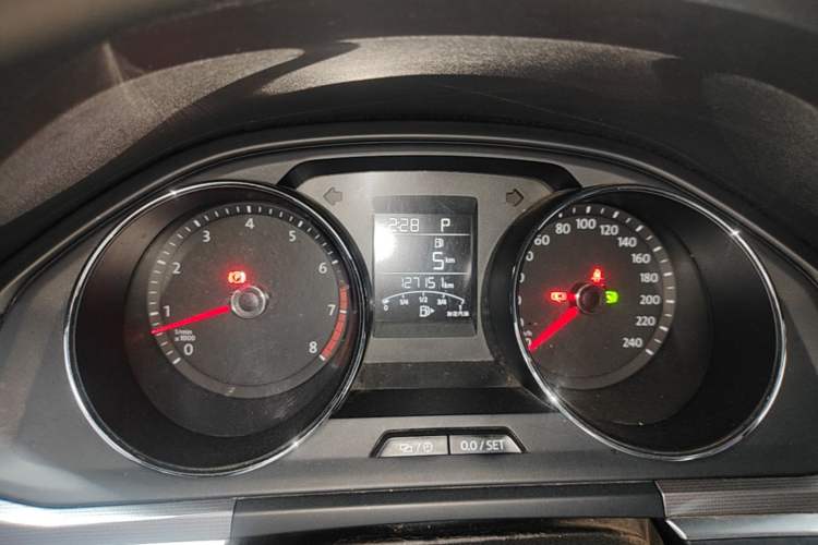 Used Volkswagen Bora 2017 1.6L Automatic Fashion Model Instrument Cluster