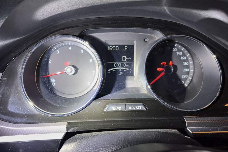 Used Volkswagen Bora 2017 1.6L Automatic Comfort Model Odometer Close Up