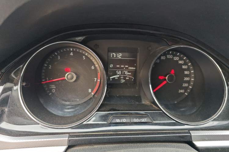 Used Volkswagen Bora 2017 1.6L Manual Comfort Model Odometer Close Up
