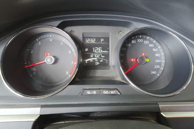 Used Volkswagen Bora 2017 1.6L Automatic Fashion Model Odometer Close Up