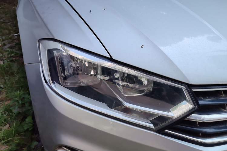 Used Volkswagen Bora 2017 1.6L Manual Comfort Model Right Front Headlight
