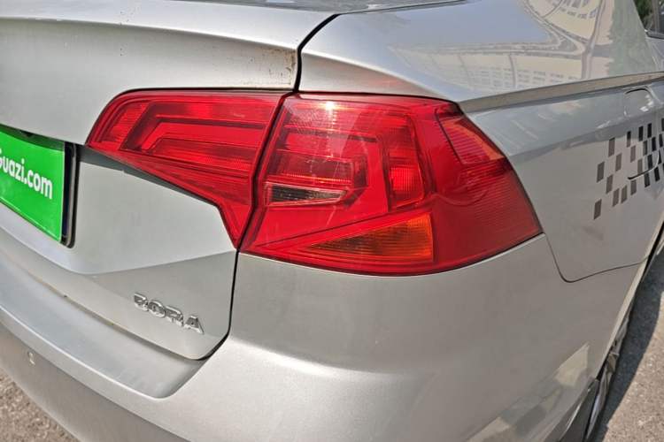 Used Volkswagen Bora 2017 1.6L Automatic Comfort Model Right Rear Taillight