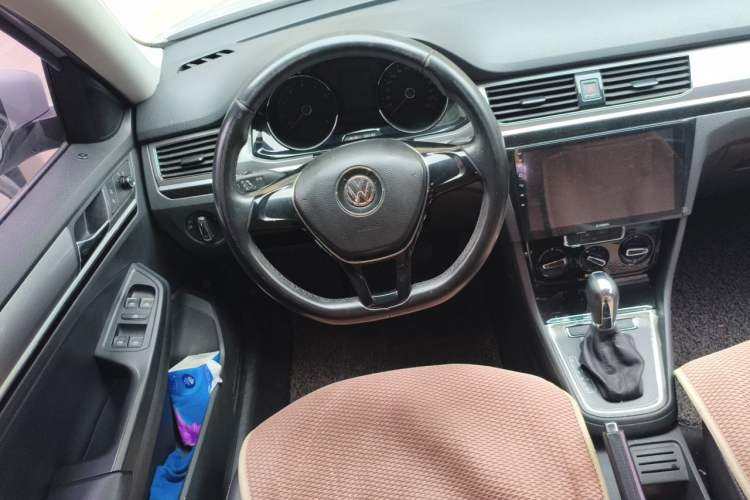 Used Volkswagen Bora 2017 1.6L Automatic Comfort Model Steering Wheel