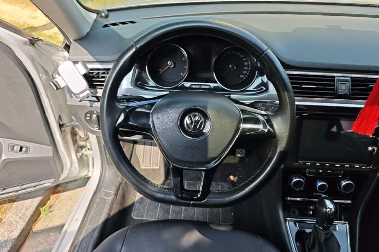 Used Volkswagen Bora 2017 1.6L Automatic Comfort Model Steering Wheel