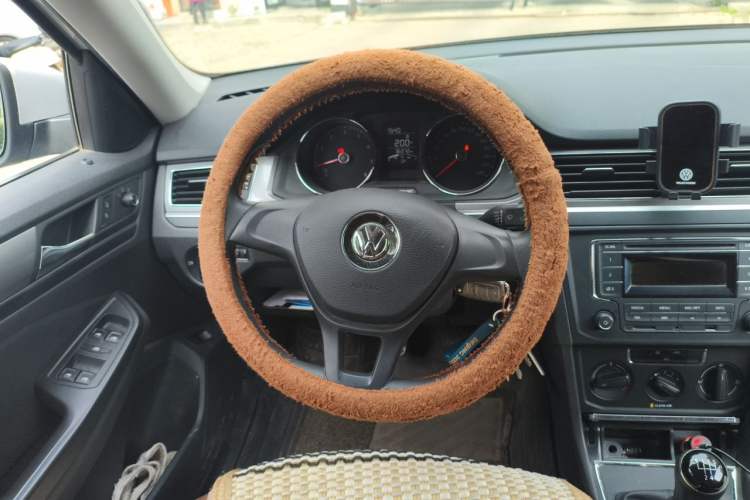Used Volkswagen Bora 2017 1.6L Manual Fashion Model Steering Wheel
