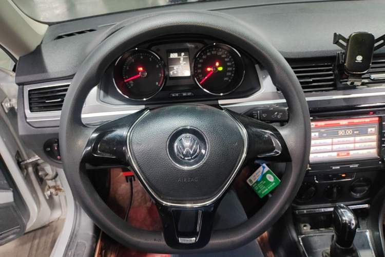 Used Volkswagen Bora 2017 1.6L Automatic Fashion Model Steering Wheel