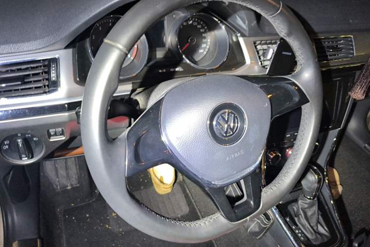 Used Volkswagen Bora 2017 1.6L Automatic Comfort Model Steering Wheel