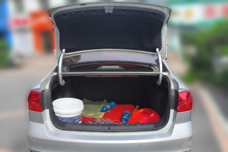 Used Volkswagen Bora 2017 1.6L Manual Fashion Model Trunk