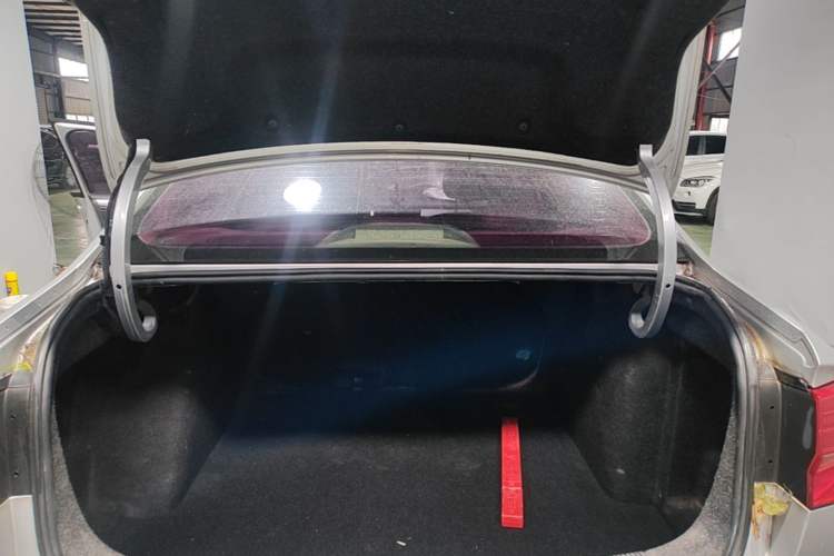 Used Volkswagen Bora 2017 1.6L Automatic Fashion Model Trunk