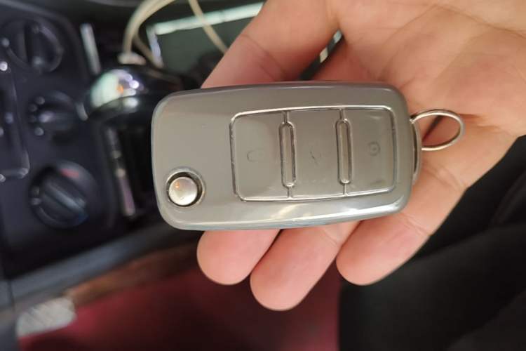 Used Volkswagen Bora 2017 1.6L Automatic Fashion Model Vehicle Key