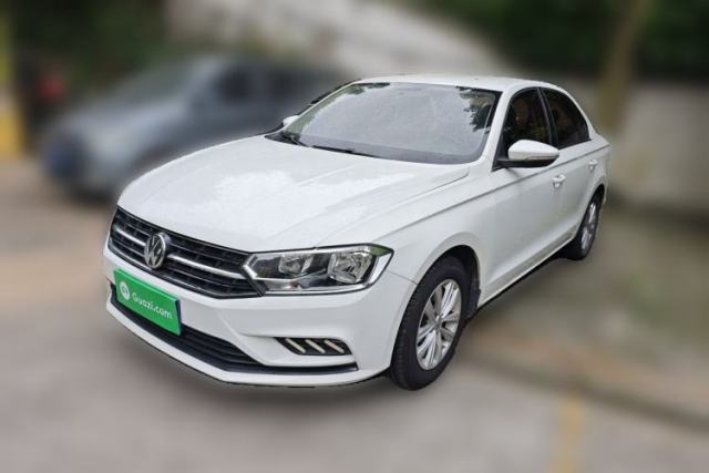 Volkswagen Bora 2017 1.6L Automatic Fashion Model مستعملة