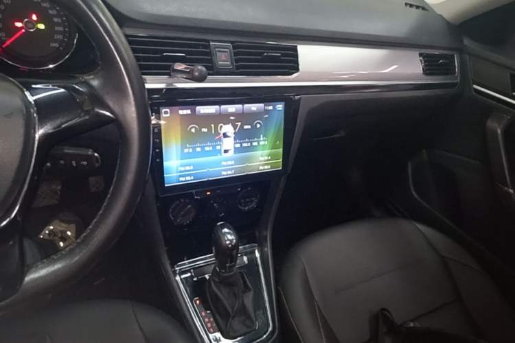 Used Volkswagen Bora 2017 1.6L Automatic Comfort Model Audio And AC Panel