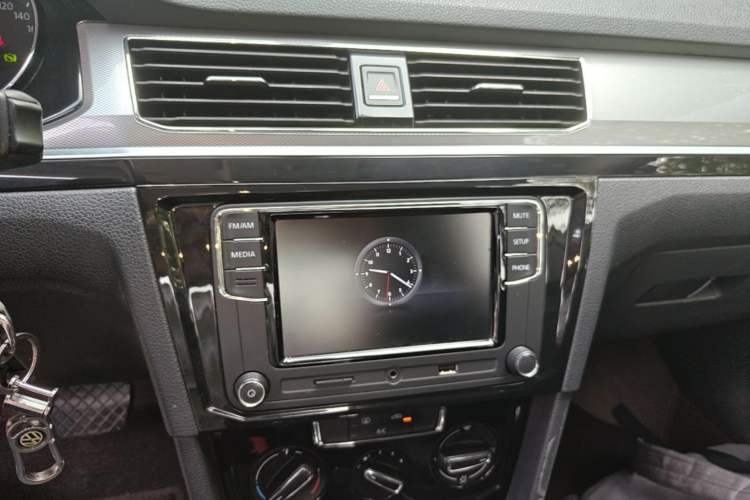 Used Volkswagen Bora 2017 1.6L Automatic Comfort Model Audio And AC Panel