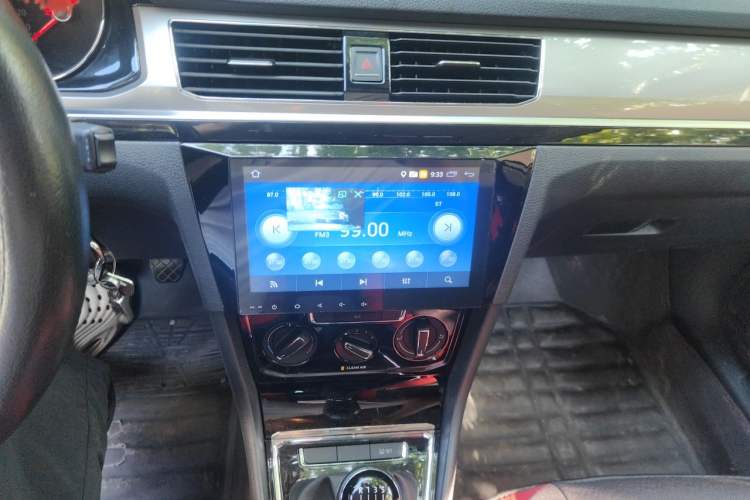 Used Volkswagen Bora 2017 1.6L Manual Comfort Model Audio And AC Panel