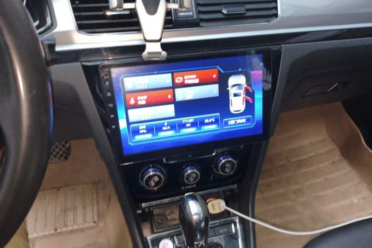 Used Volkswagen Bora 2017 1.6L Automatic Comfort Model Audio And AC Panel