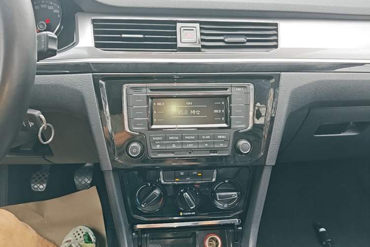 Used Volkswagen Bora 2017 1.6L Manual Comfort Model Audio And AC Panel