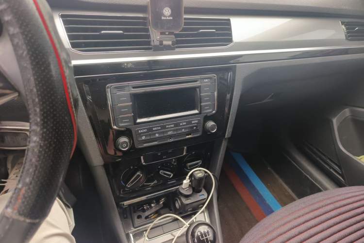 Used Volkswagen Bora 2017 1.6L Manual Comfort Model Audio And AC Panel