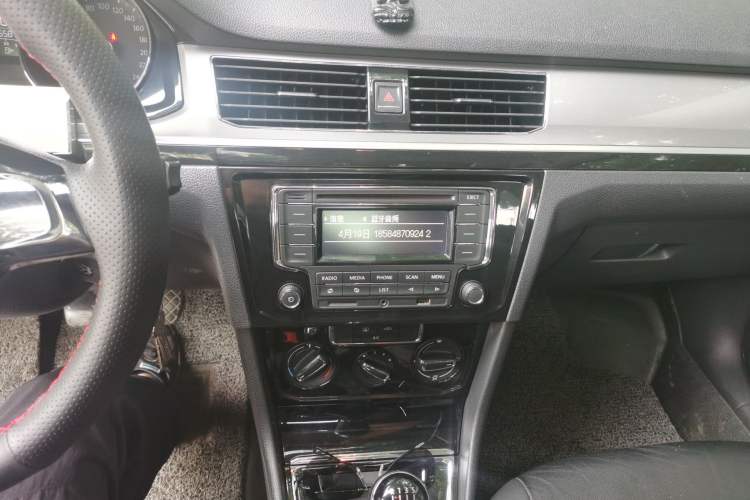 Used Volkswagen Bora 2017 1.6L Manual Comfort Model Audio And AC Panel