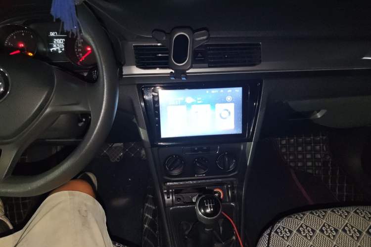 Used Volkswagen Bora 2017 1.6L Manual Fashion Model Audio And AC Panel