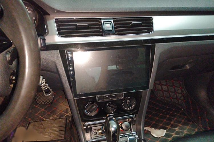 Used Volkswagen Bora 2017 1.6L Automatic Comfort Model Audio And AC Panel