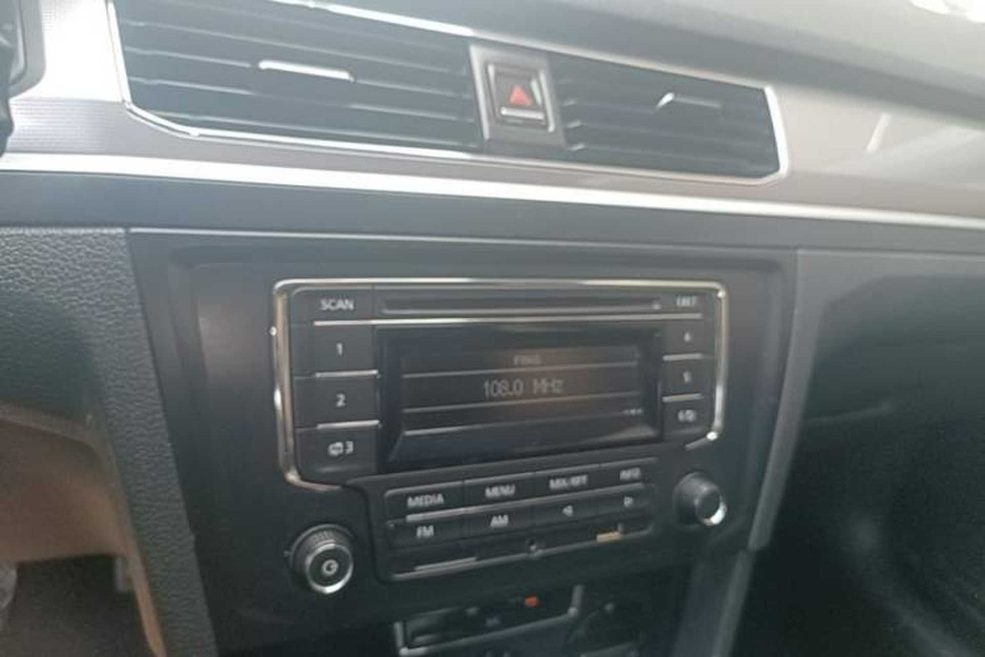 Used Volkswagen Bora 2017 1.6L Automatic Fashion Model Audio And AC Panel