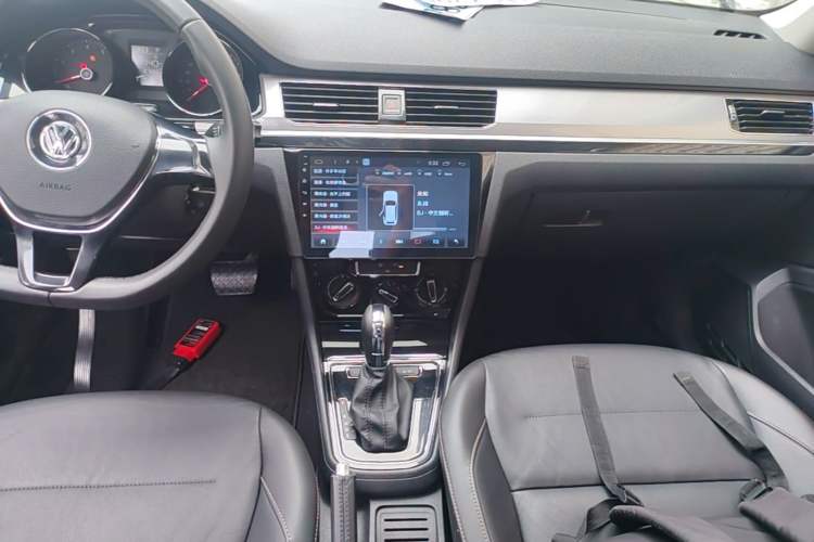 Used Volkswagen Bora 2017 1.6L Automatic Comfort Model Audio And AC Panel