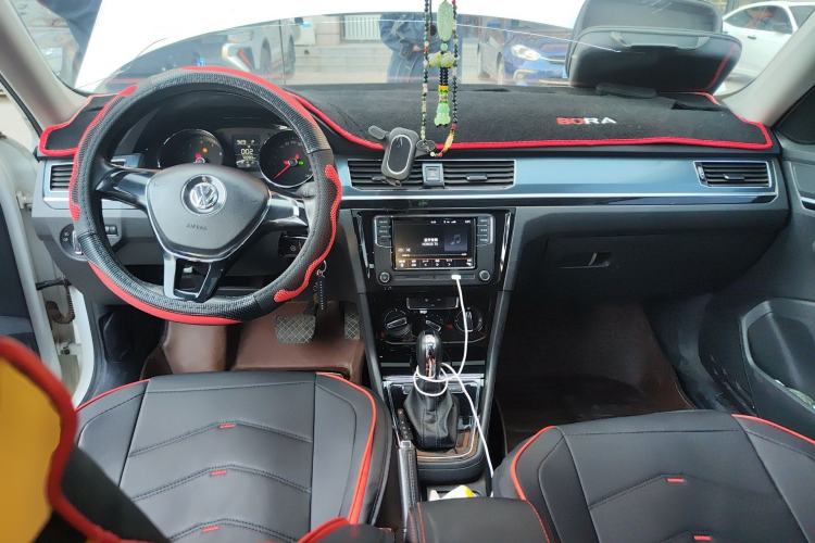 Used Volkswagen Bora 2017 1.6L Automatic Two-Millionth-Vehicle Commemorative Edition Center Console