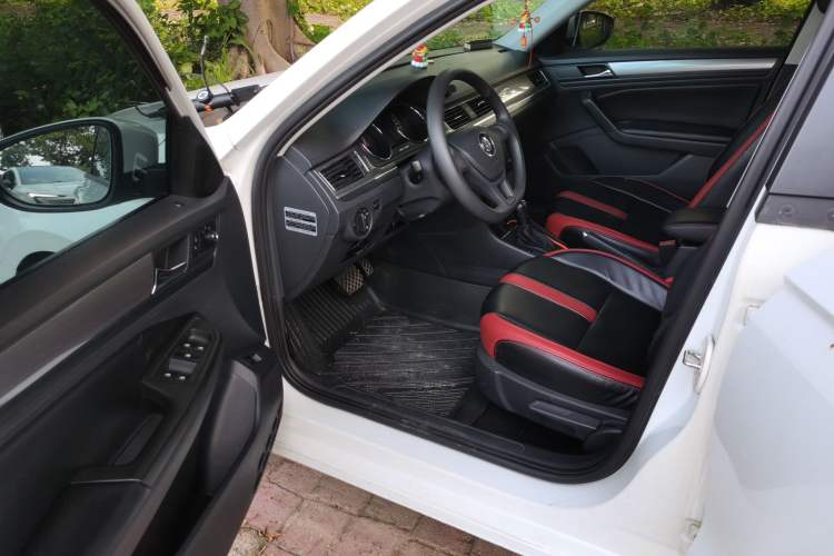 Used Volkswagen Bora 2017 1.6L Automatic Fashion Model Driver Seat