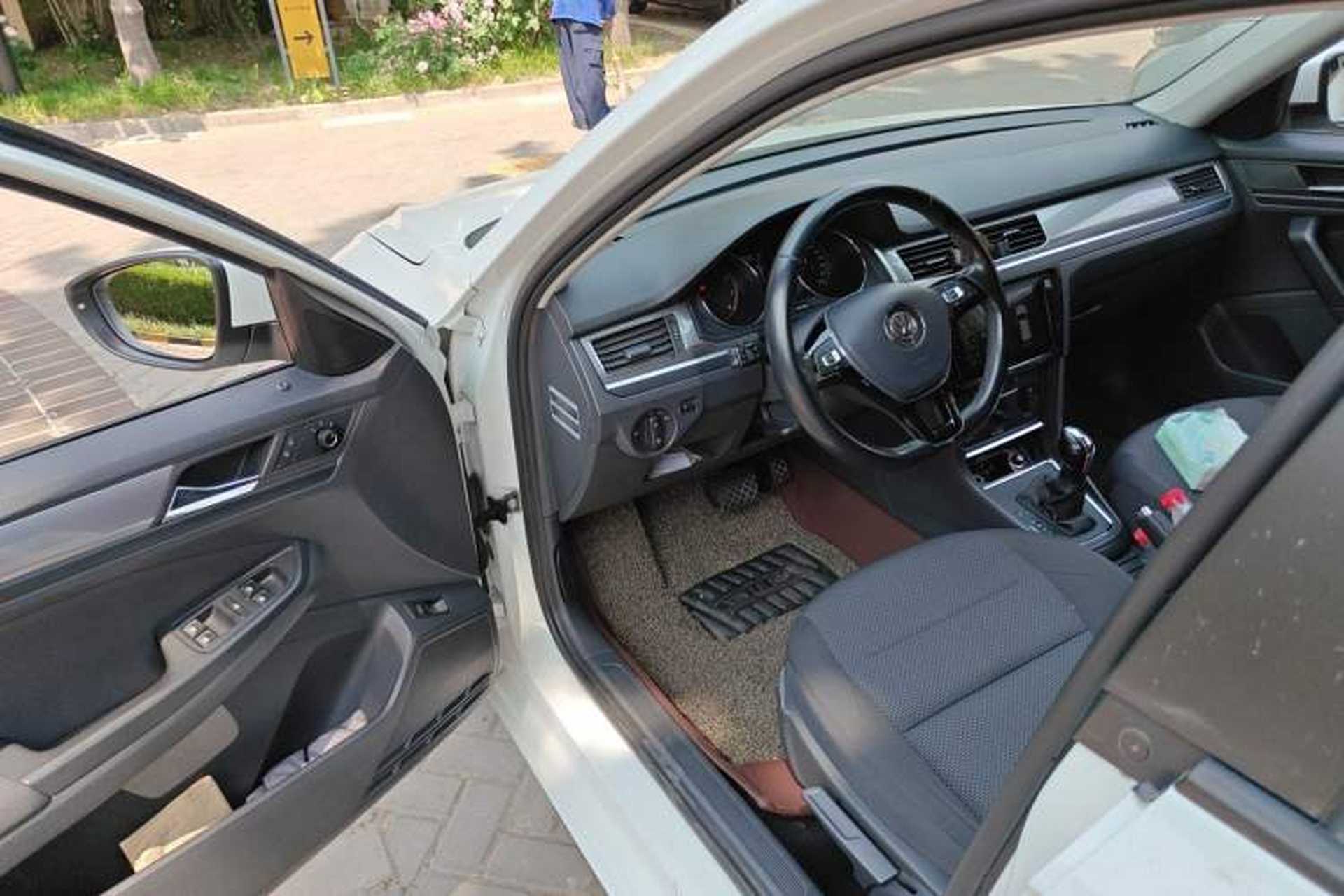 Used Volkswagen Bora 2017 1.6L Automatic Fashion Model Driver Seat