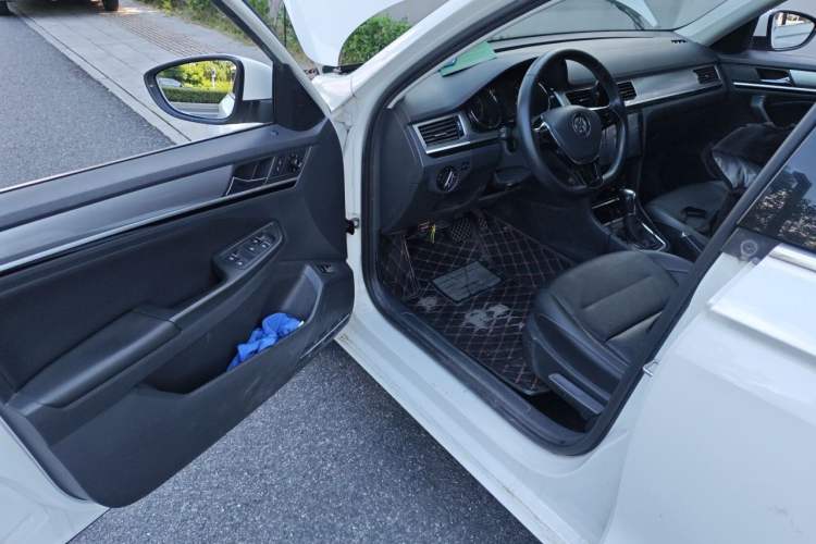 Used Volkswagen Bora 2017 1.6L Automatic Comfort Model Driver Seat