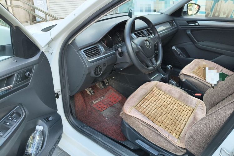 Used Volkswagen Bora 2017 1.6L Manual Fashion Model Driver Seat