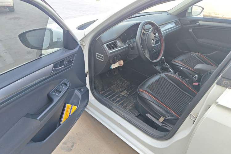 Used Volkswagen Bora 2017 1.6L Automatic Fashion Model Driver Seat