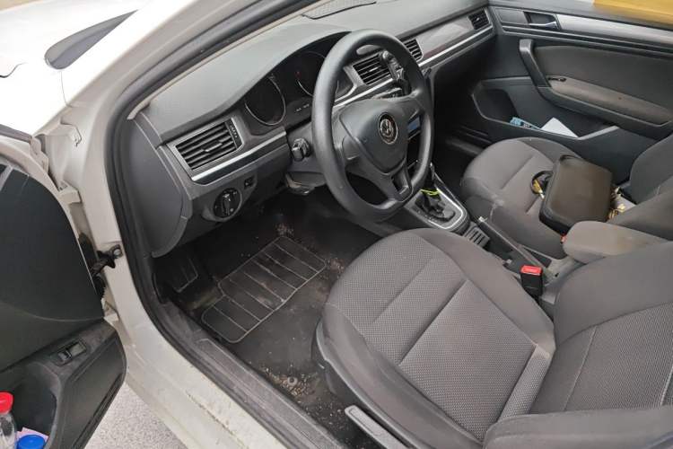 Used Volkswagen Bora 2017 1.6L Automatic Fashion Model Driver Seat