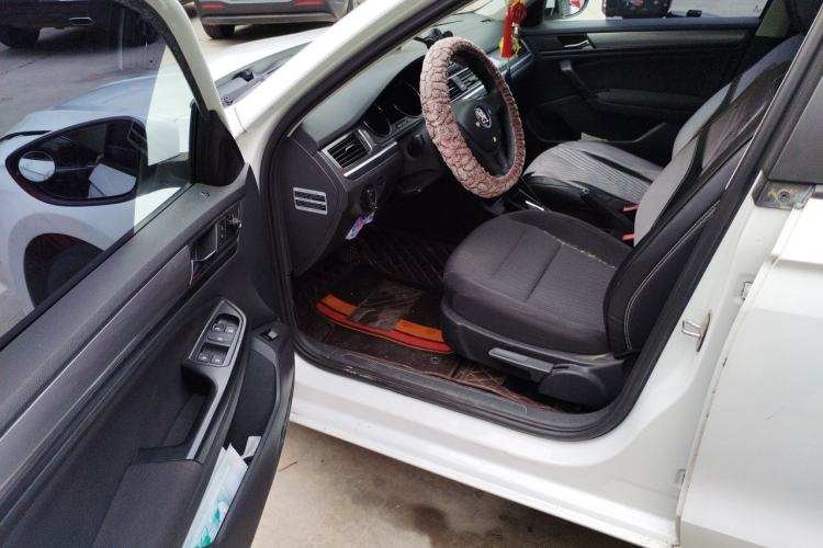 Used Volkswagen Bora 2017 1.6L Automatic Fashion Model Driver Seat