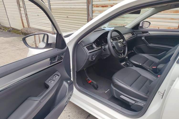 Used Volkswagen Bora 2017 1.6L Automatic Comfort Model Driver Seat