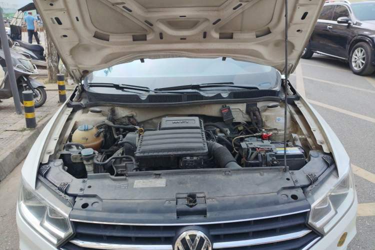 Used Volkswagen Bora 2017 1.6L Manual Fashion Model Engine Bay