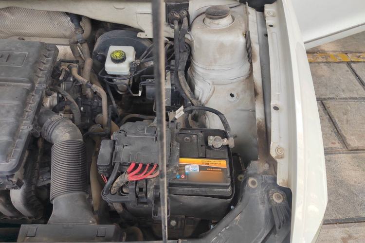 Used Volkswagen Bora 2017 1.6L Manual Comfort Model Engine Bay Left