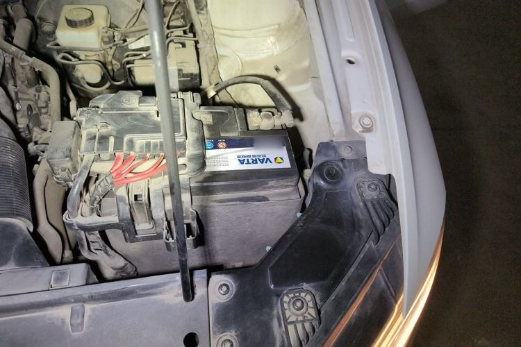 Used Volkswagen Bora 2017 1.6L Manual Fashion Model Engine Bay Left
