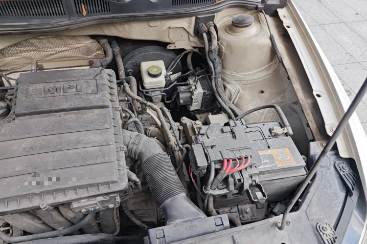 Used Volkswagen Bora 2017 1.6L Automatic Fashion Model Engine Bay Left