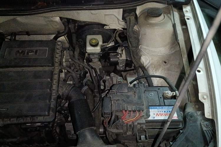 Used Volkswagen Bora 2017 1.6L Automatic Fashion Model Engine Bay Left
